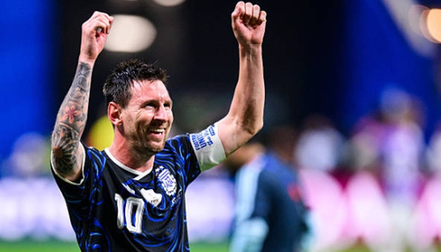 Lionel Messi ăn mừng bàn thắng quan trọng cho đội tuyển Argentina.