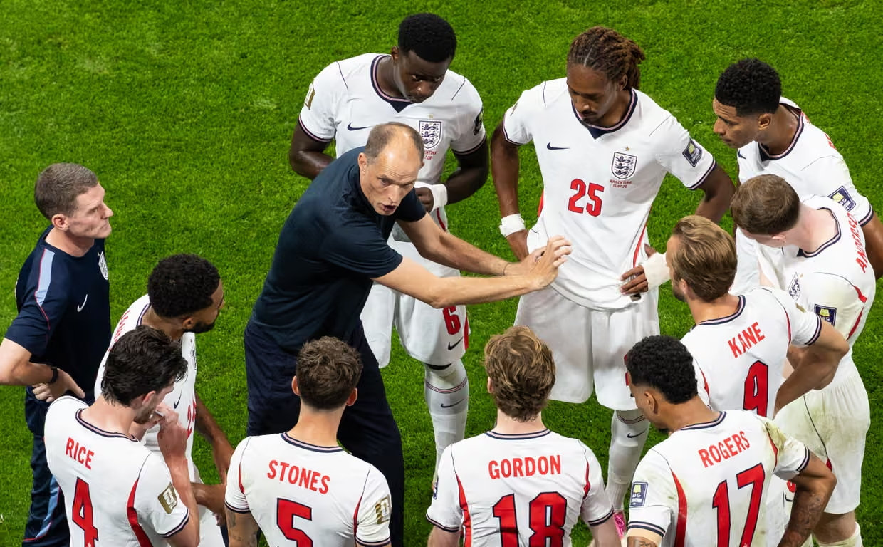 Thomas Tuchel và sự bất lực trước hệ thống bóng đá Anh.