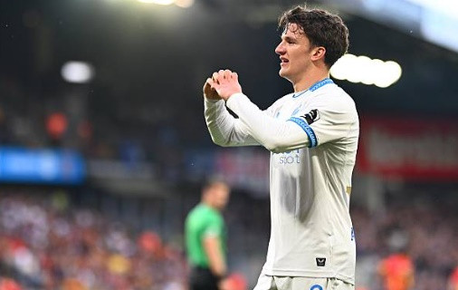 Christos Tzolis đang tiến gần đến việc gia nhập Arsenal sau mùa giải bùng nổ tại Bỉ.