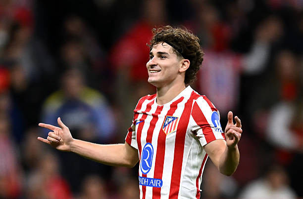 Julian Alvarez là mục tiêu chuyển nhượng hàng đầu của Barcelona