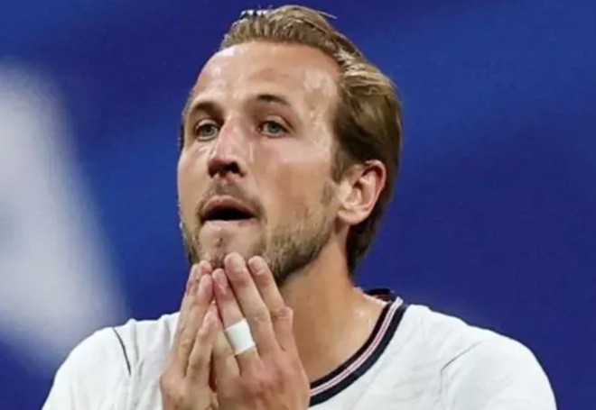 Nỗi buồn của Harry Kane khi tiếng còi mãn cuộc vang lên. Ảnh: Getty Images.
