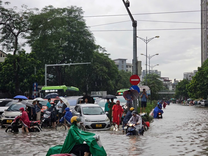 Mưa lũ ở miền Bắc vẫn còn diễn biến phức tạp- Ảnh 1.