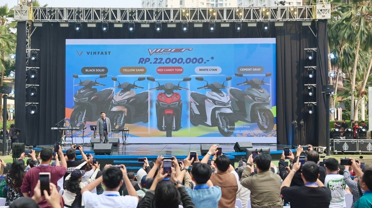Các mẫu xe máy điện VinFast Evo, VinFast Feliz II và VinFast Viper được giới thiệu tại Indonesia, với giá bán lần lượt từ 17.500.000 IDR, 18.500.000 IDR và 22.000.000 IDR.