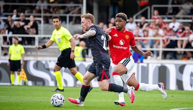 Andrey Santos trong trận đấu ra mắt Manchester United gặp Wrexham
