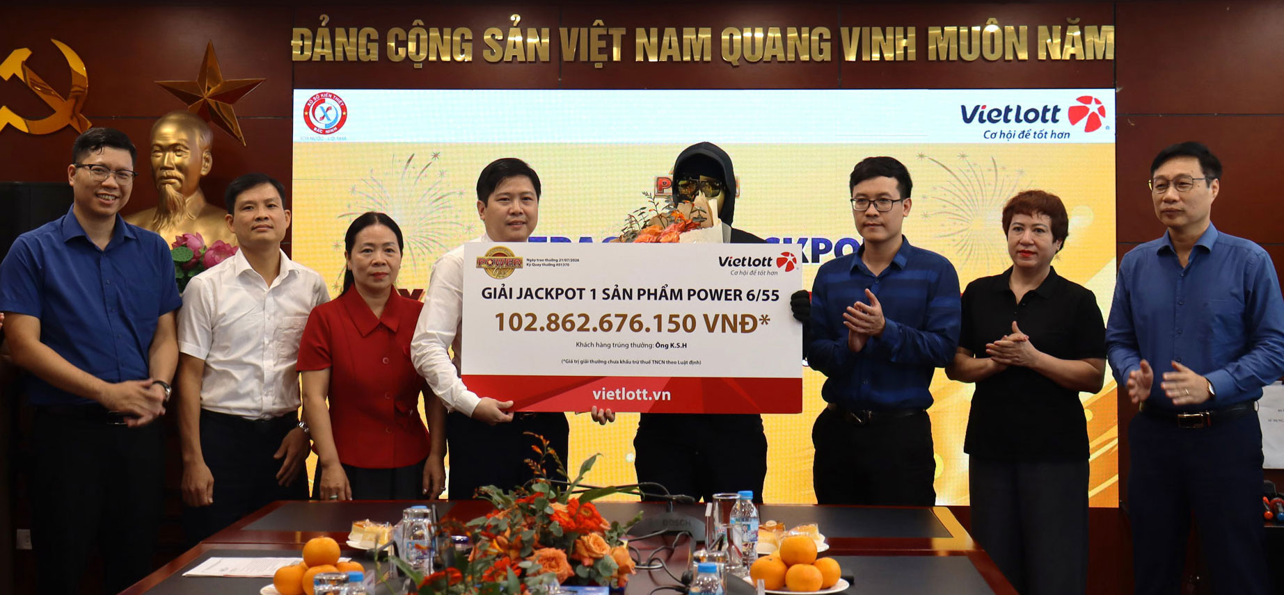 Ông K.S.H nhận giải Jackpot 1 trị giá gần 103 tỷ đồng tại tỉnh Bắc Ninh