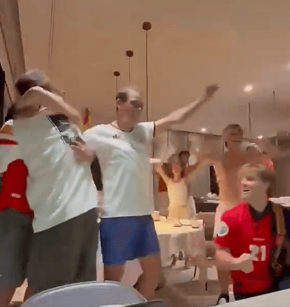 Rafael Nadal ăn mừng chức vô địch World Cup của Tây Ban Nha trong một video đăng tải trên trang X cá nhân.