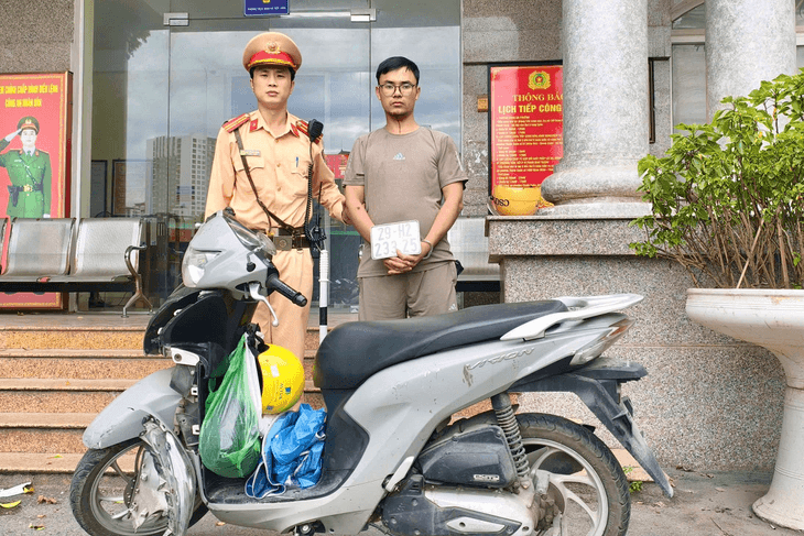 Phát hiện xe máy trộm cắp từ một vụ va chạm giao thông - Ảnh 1.