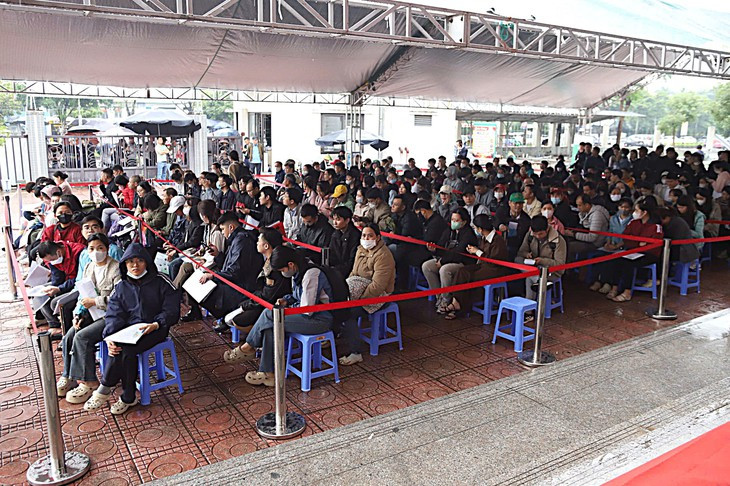Hà Nội yêu cầu rút ngắn một nửa thời gian làm thủ tục với dự án nhà ở xã hội - Ảnh 1.