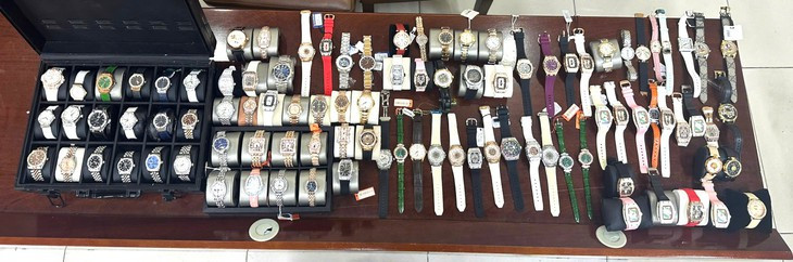 Rao bán gần 100 chiếc đồng hồ giả nhãn hiệu nổi tiếng qua Facebook- Ảnh 1.