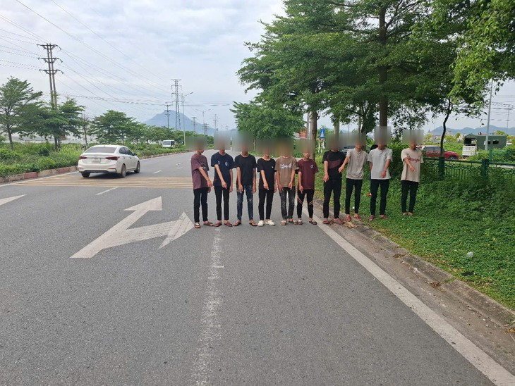 Làm rõ nhóm 20 thanh thiếu niên mang hung khí đi giải quyết mâu thuẫn- Ảnh 1.