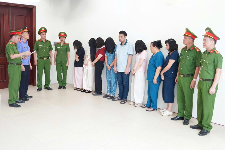 Bơm sữa đậu nành giả mủ: Chiêu trò 'vẽ bệnh' rùng mình tại Phòng khám đa khoa Y học Nghệ An - Ảnh 2.