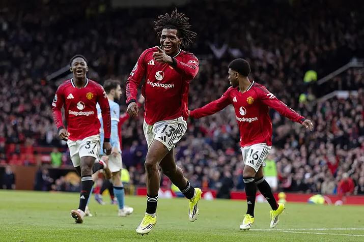 Man Utd luôn biết cách tạo bất ngờ trong các trận derby Manchester