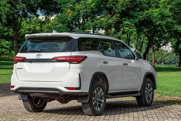 Thiết kế mâm đúc phay bóng 2 tông màu trên bản Fortuner Legender