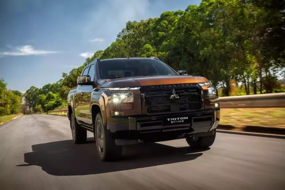 Tin xe 25/7: Toyota Crown 2027 tăng giá, Triton có bản đặc biệt mới - 1