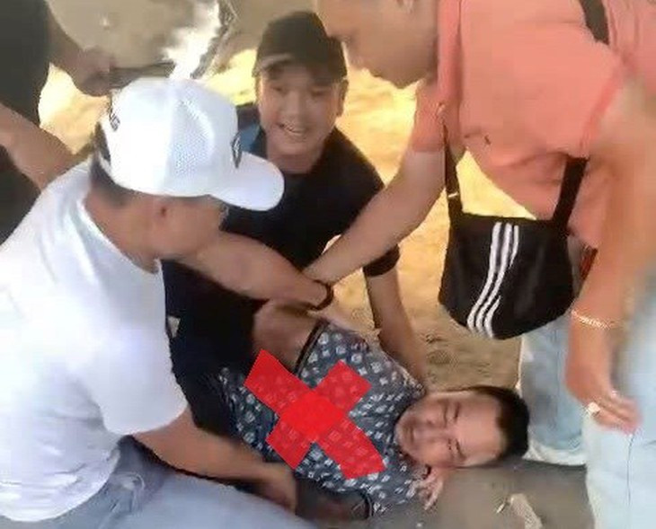 Hé lộ nguyên nhân cô gái bị sát hại trước cửa khách sạn trong đêm- Ảnh 1.