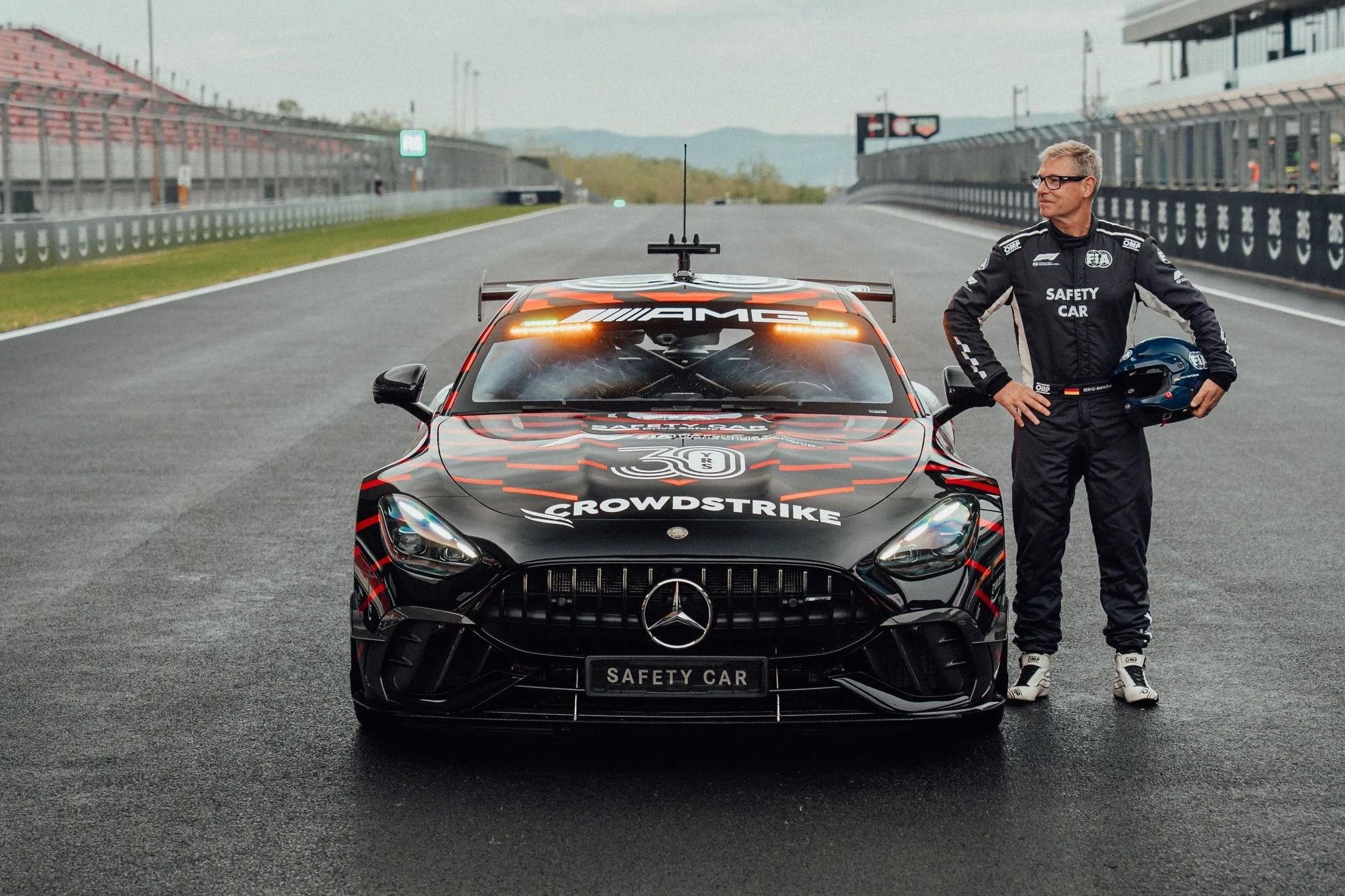 Siêu xe an toàn AMG GT Track Series trình làng tại giải đua Công thức 1 - 5