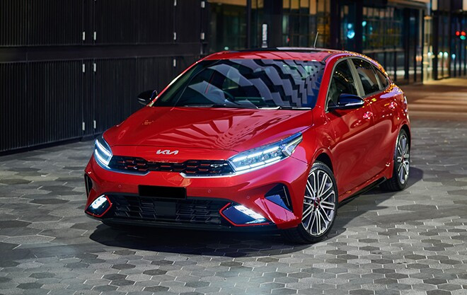 Thiết kế phần đầu xe Kia K3 với lưới tản nhiệt mũi hổ nâng cấp