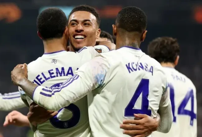 Aston Villa thu lợi lớn trên TTCN nhờ việc bán cầu thủ. Ảnh: Getty.