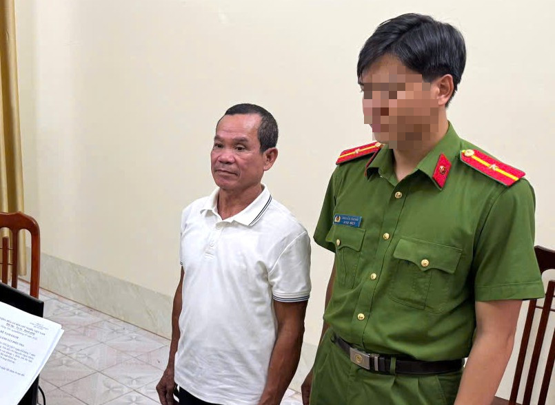 Mâu thuẫn thanh toán tiền bữa ăn, hai người đàn ông lao vào hỗn chiến - Ảnh 2.