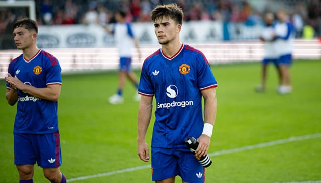 Nhiều yếu tố ảnh hưởng đến sự thăng tiến của Harry Amass tại Manchester United.