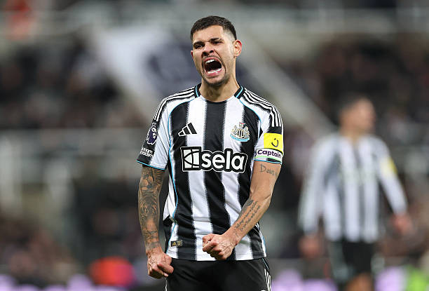 Bruno Guimaraes sẽ ngay lập tức nâng tầm hàng tiền vệ Arsenal.