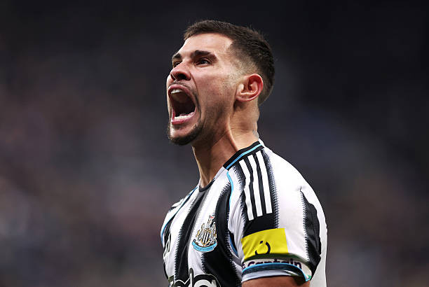 Bruno Guimaraes là mục tiêu chuyển nhượng số một của Arsenal.