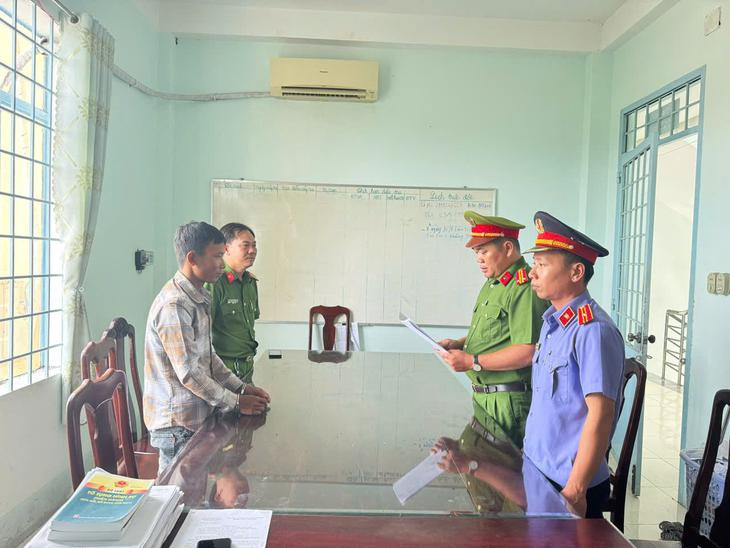 Lợi dụng quan hệ họ hàng, Danh Bá sinh năm 1994 nhiều lần quan hệ tình dục với bé gái 14 tuổi- Ảnh 1.