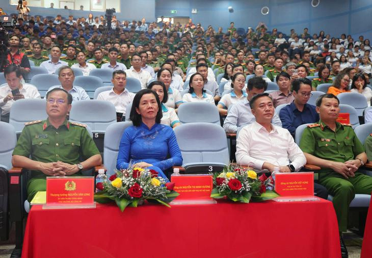Trang bị ‘kháng thể số’ để người trẻ tránh bẫy mua bán người- Ảnh 1.