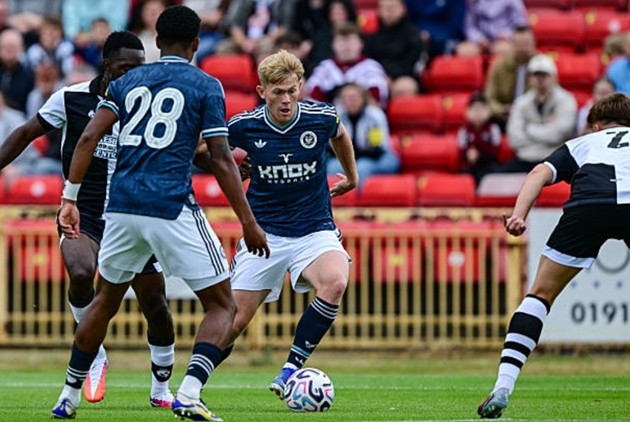 Lewis Hall là chữ ký dành cho tương lai hành lang cánh Man United.
