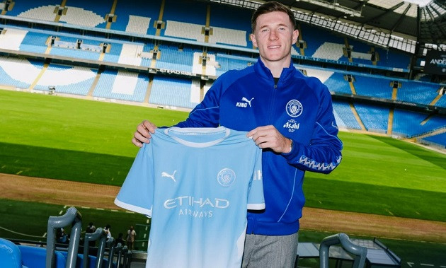 Man City chi 116 triệu bảng để có chữ ký của Anderson. Ảnh: Trang chủ Man City.
