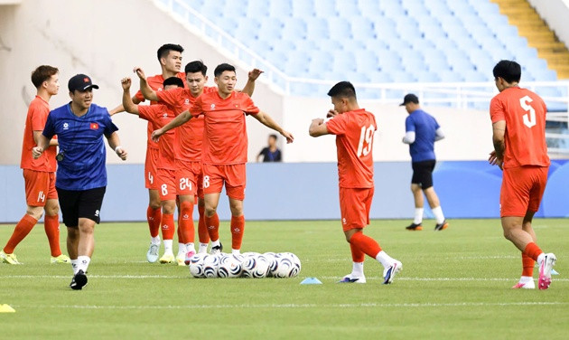 Quang Hải không phải là mẫu tiền vệ đánh chặn tốt như Doãn Ngọc Tân ở AFF 2024.