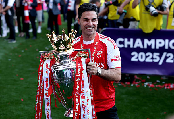 Mikel Arteta cùng Arsenal giành chức vô địch Ngoại hạng Anh. Ảnh: Getty Images
