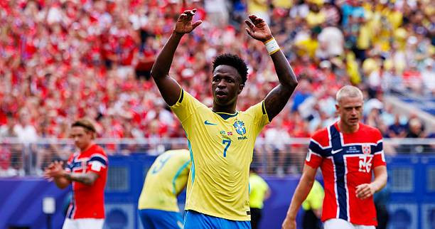 Vinicius Junior không vội gia hạn hợp đồng với Real Madrid