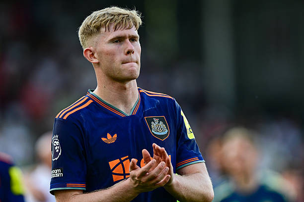 Manchester United dành sự quan tâm cho Lewis Hall. Ảnh: Getty Images