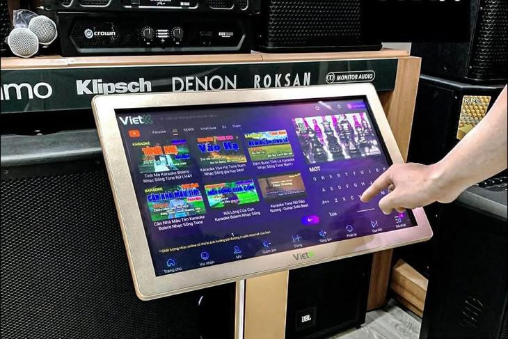 Giám đốc Tập đoàn điện tử sản xuất máy hát cho các quán karaoke bị khởi tố - Ảnh 1.