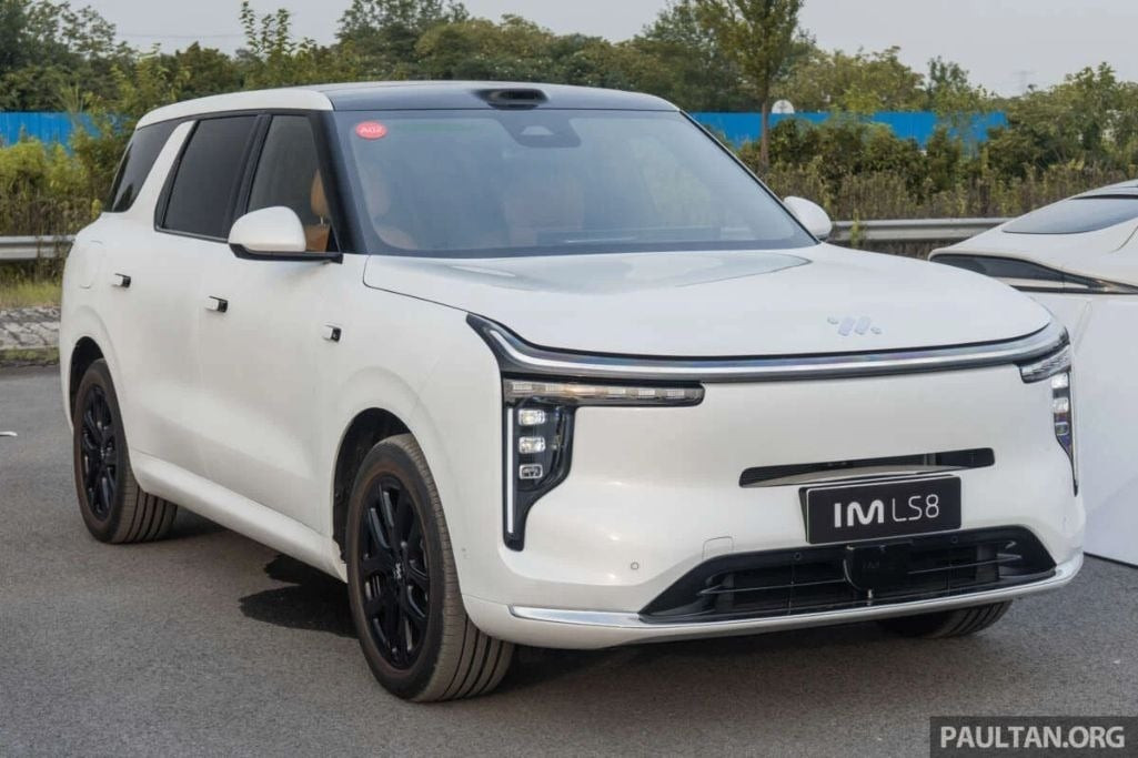 Tin xe 2/8: MG IM8 chạy điện hơn 400 km, Lexus LX 700h đầu tiên về Việt Nam - 1