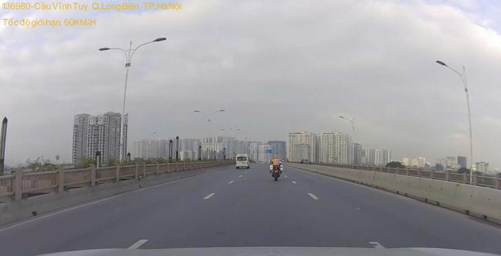 Cụ ông 93 tuổi bị tai biến, CSGT Hà Nội mở đường đến Bệnh viện kịp thời- Ảnh 3.