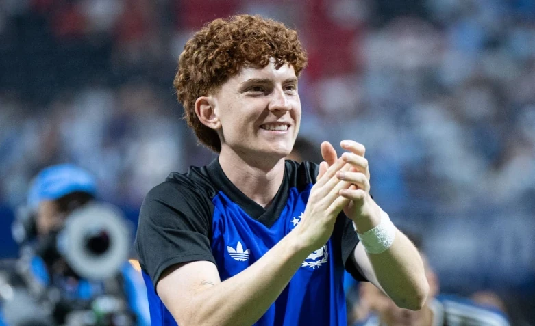 Chelsea ký hợp đồng với Valentin Barco.