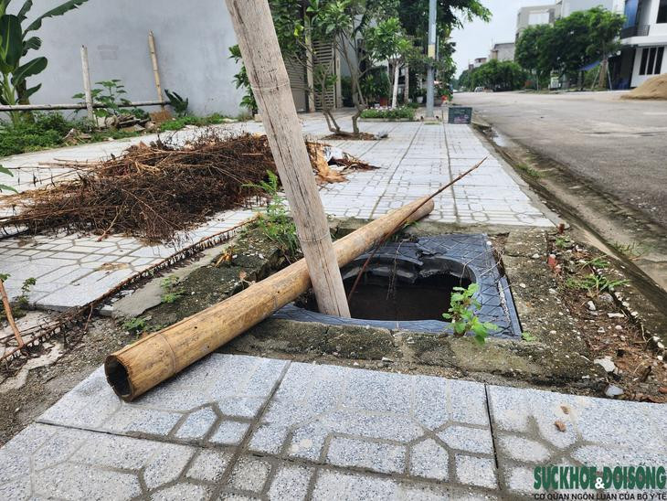 'Bẫy' hố ga sâu 2m chực chờ người dân giữa lòng đô thị Thanh Hóa - Ảnh 3.