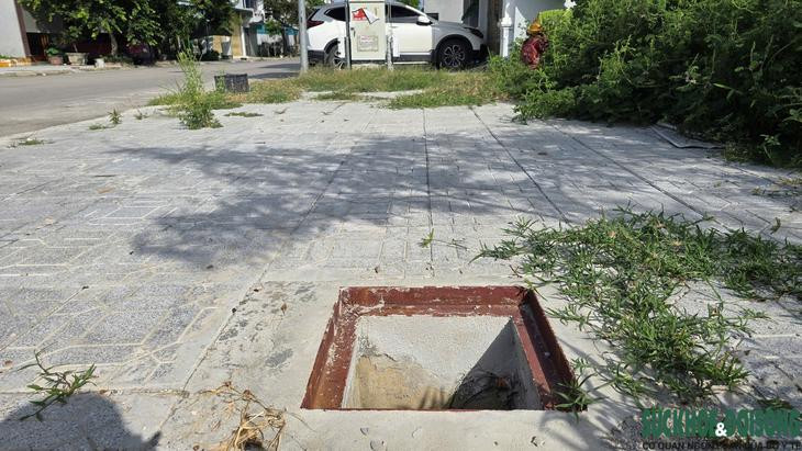 'Bẫy' hố ga sâu 2m chực chờ người dân giữa lòng đô thị Thanh Hóa - Ảnh 4.