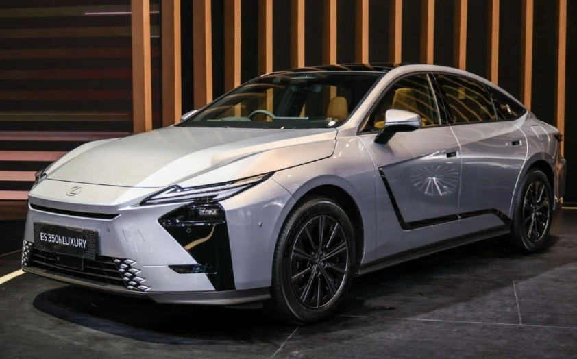 Tin xe 4/8: Lexus ES điện chạy 685 km, Toyota bZ4X Touring đến Đông Nam Á - 4