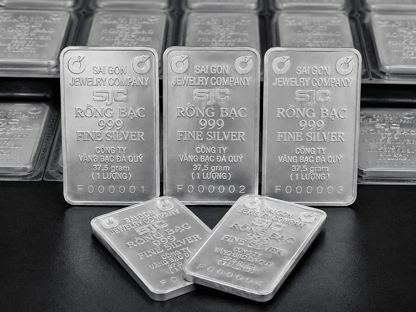 Diễn biến giá bạc giao dịch trên thị trường ngày 4/8/2026