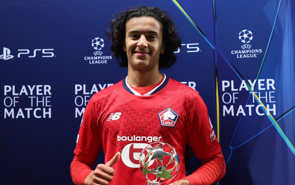 Ayyoub Bouaddi trong màu áo câu lạc bộ Lille