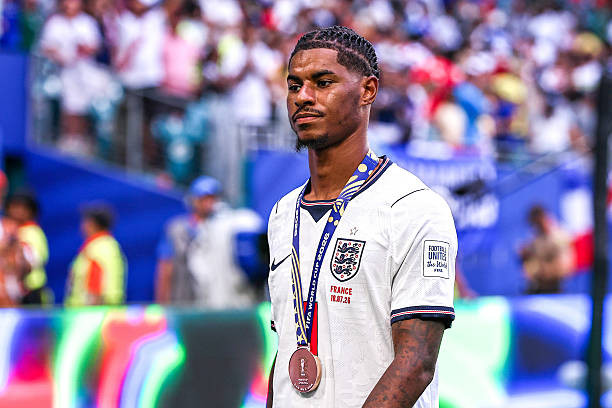 Marcus Rashford tiếp tục gắn bó với Manchester United