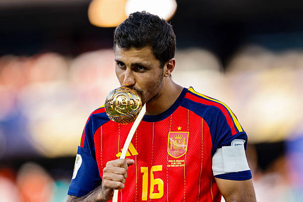 Rodri nhiều khả năng sẽ không tới Real Madrid