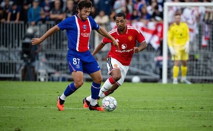 Tân binh Tielemans cũng đã có ít phút thử lửa trước PSG.