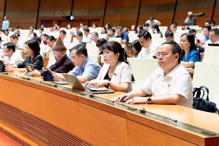 Đề xuất miễn trừ trách nhiệm cho ngân hàng khi báo cáo 'giao dịch đáng ngờ'- Ảnh 2.