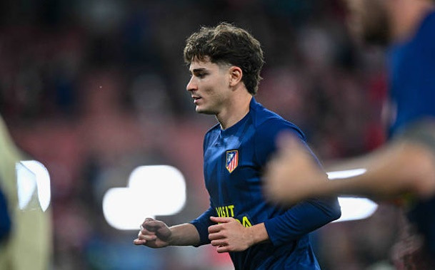 Alvarez đang gặp bế tắc trong việc tìm đường rời Atletico.