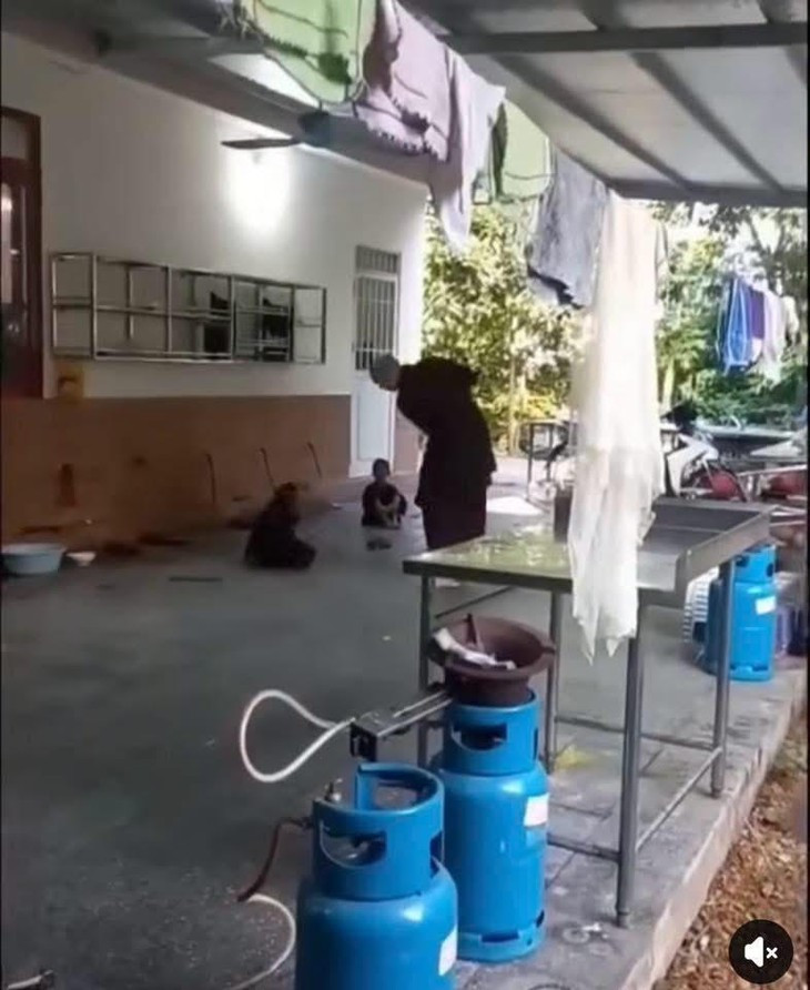 Vụ cháu bé bị đánh dã man tại Chùa Bầu: Lộ danh tính người hành hung - Ảnh 1.