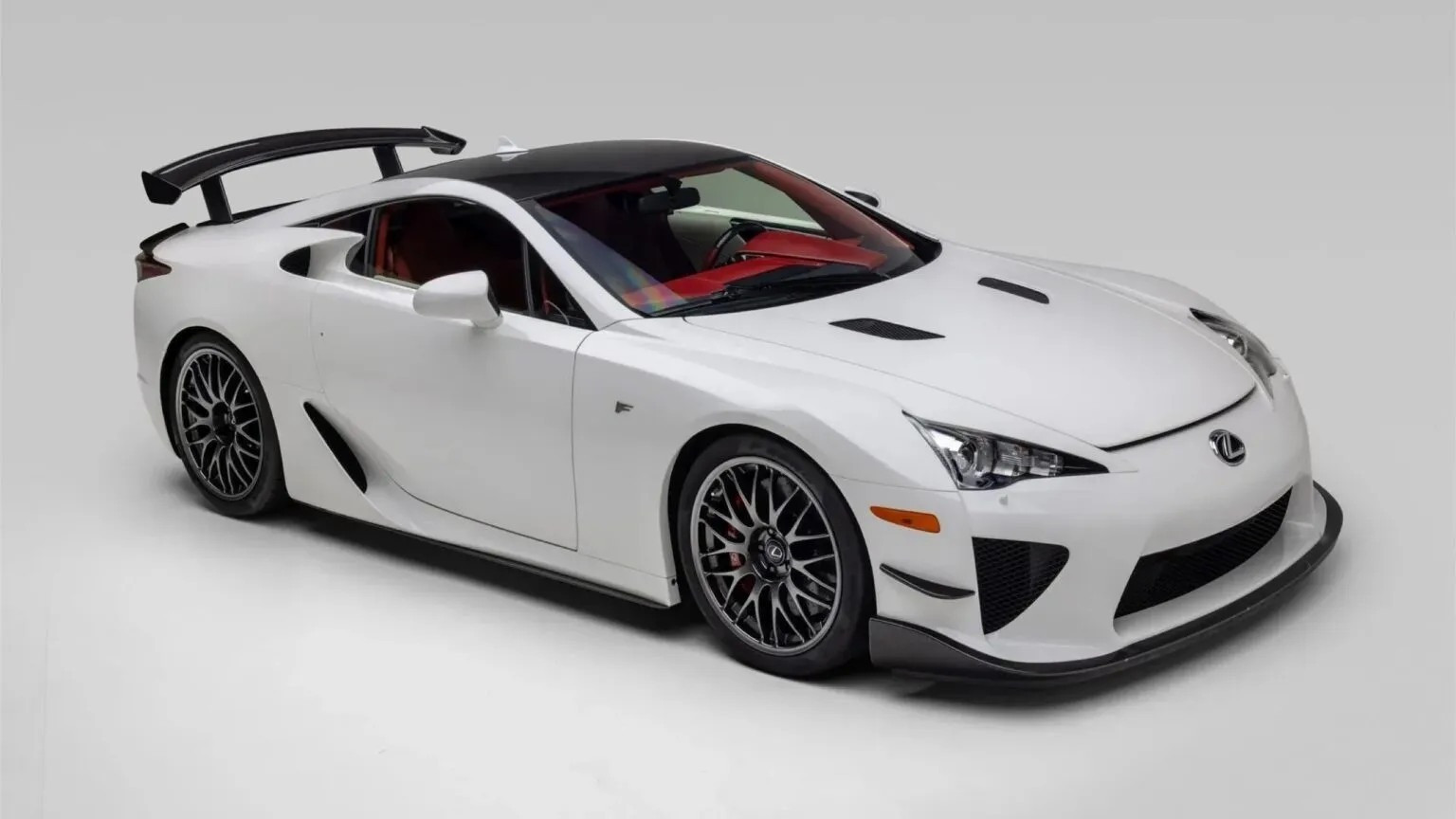 Siêu xe Lexus hiếm có rao bán hơn 50 tỷ đồng - 1